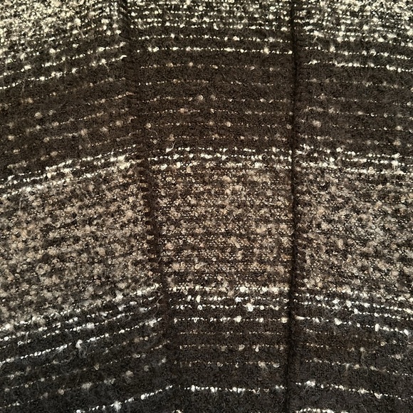 Woolrich Black and White Flowy Cozy Boho Poncho Blanket Wrap Women’s OS - Picture 8 of 8